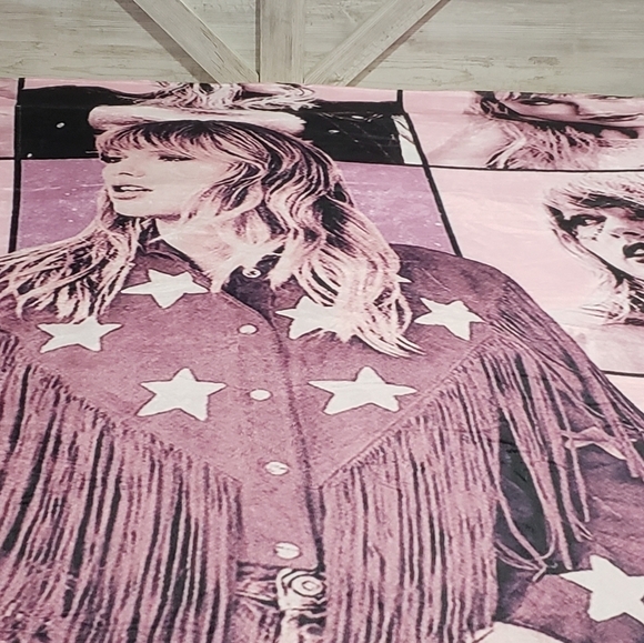 123- Taylor Women's Blanket Throw New without tags - Picture 2 of 5